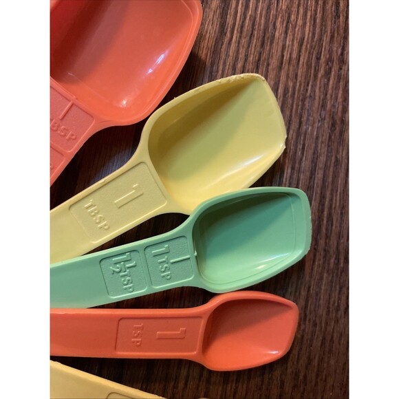 Vtg Tupperware Nesting Measuring Spoons Set of 7 Plus D Ring Yellow Green Yellow - Picture 4 of 10